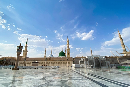 4 Star 14 Nights Women Umrah Package
