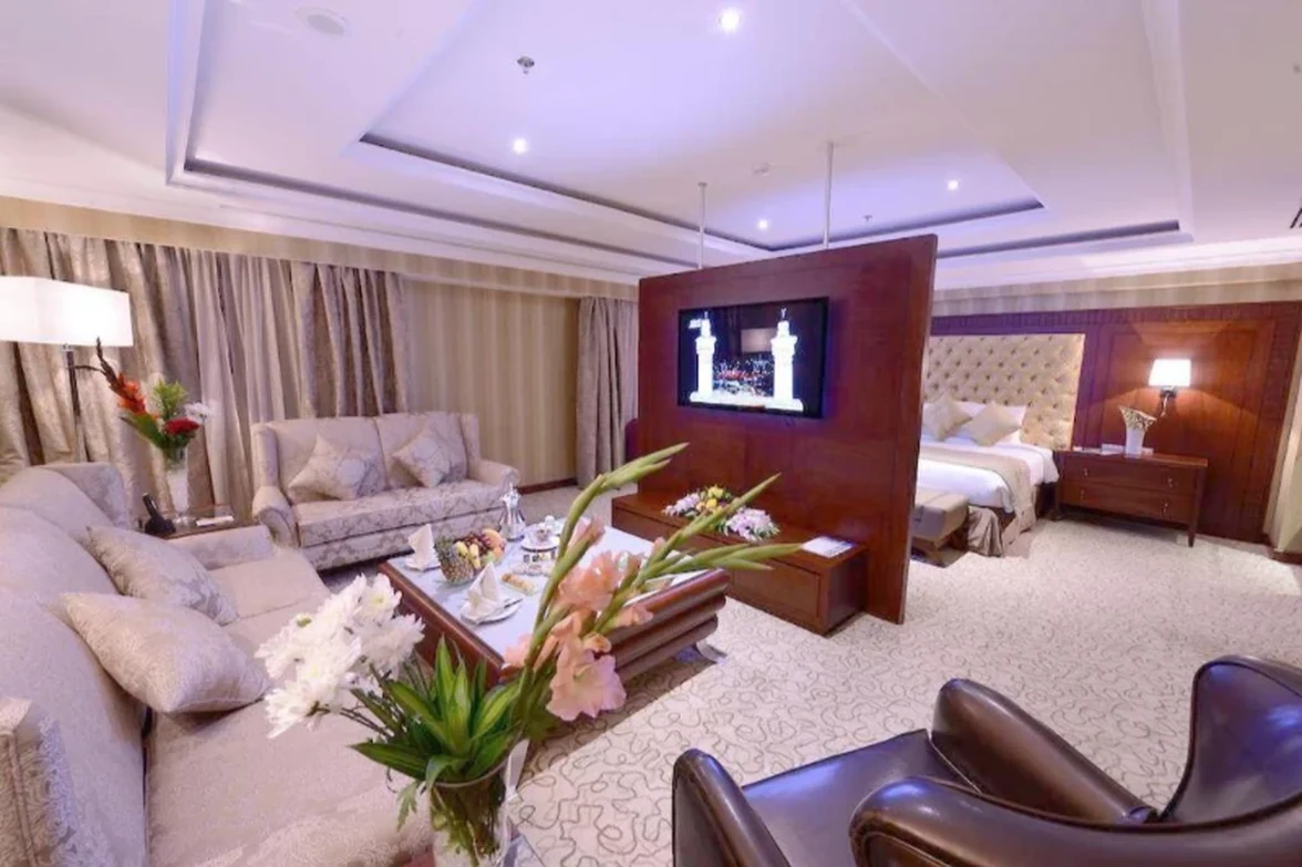 Al Aqeeq Madinah Suite Seating Area