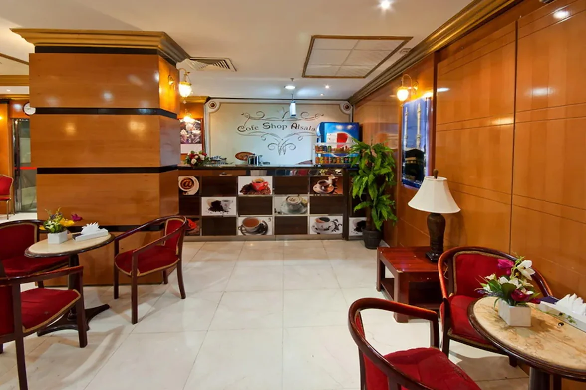 Hotel Coffee Shop Seating